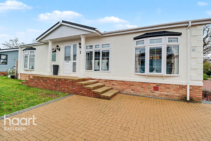 2 Bedroom Park Home For Sale In Kingsmans Farm Road, Hockley, SS5