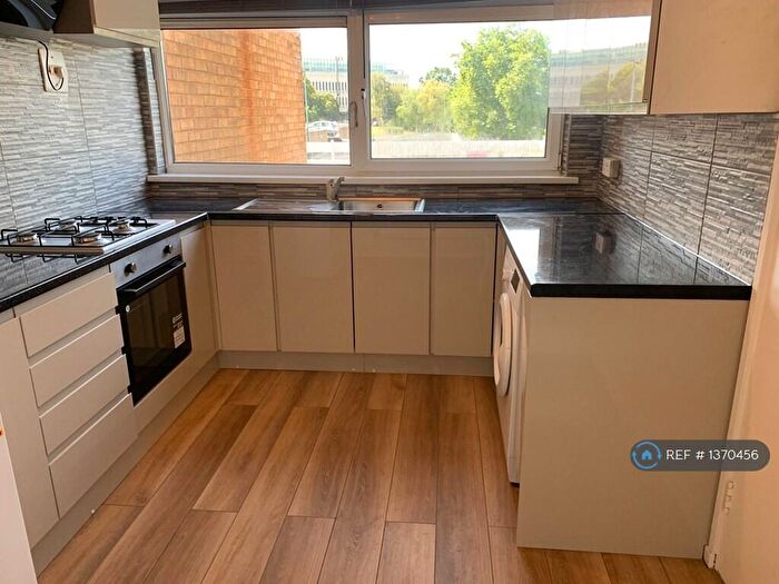 2 Bedroom Maisonette To Rent In Church Walk, Burgess Hill, RH15