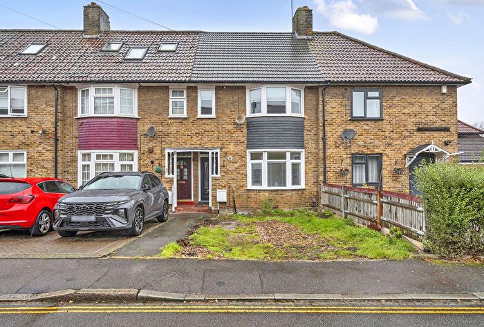 2 Bedroom Detached House For Sale In Cerne Road, Morden, SM4