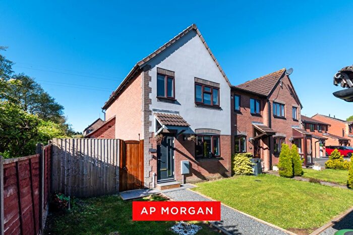 3 Bedroom End Of Terrace House To Rent In Appletree Close, Birmingham, West Midlands, B31