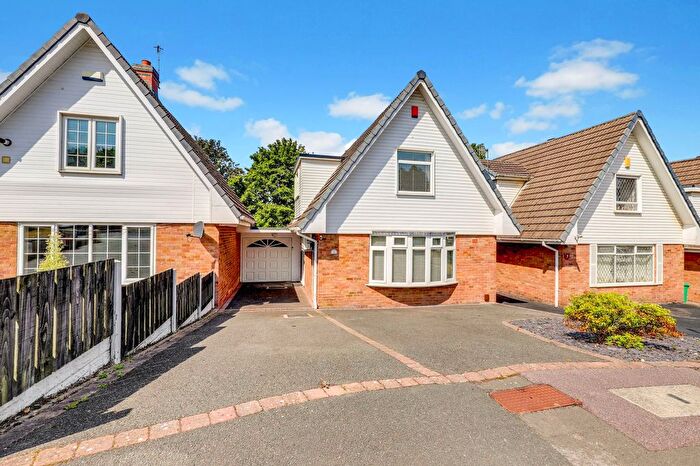 3 Bedroom Detached House For Sale In Tobias Close, Nottingham, NG5