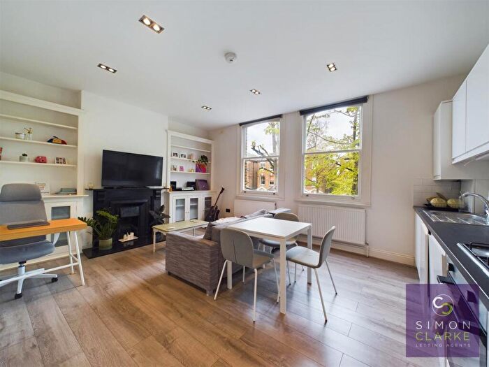 1 Bedroom Apartment To Rent In Hartham Road, Islington, N7