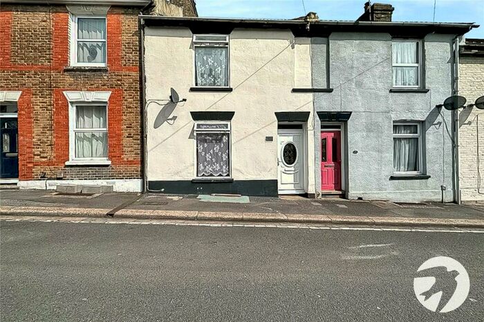 3 Bedroom Terraced House To Rent In Wykeham Street, Strood, Rochester, Kent, ME2