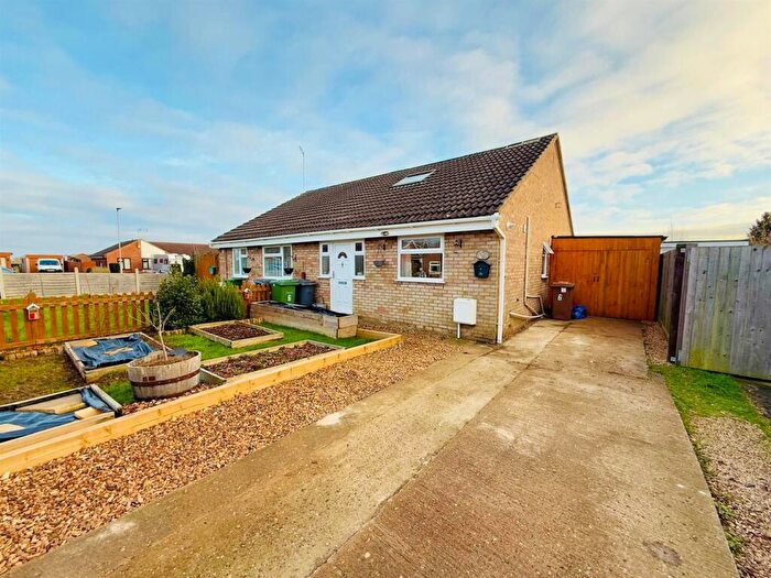 3 Bedroom Semi-Detached Bungalow For Sale In Crowson Crescent, Northborough, Peterborough, PE6