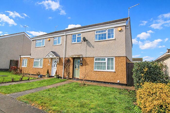 3 Bedroom Semi-Detached House For Sale In Lodge Hall, Harlow, CM18