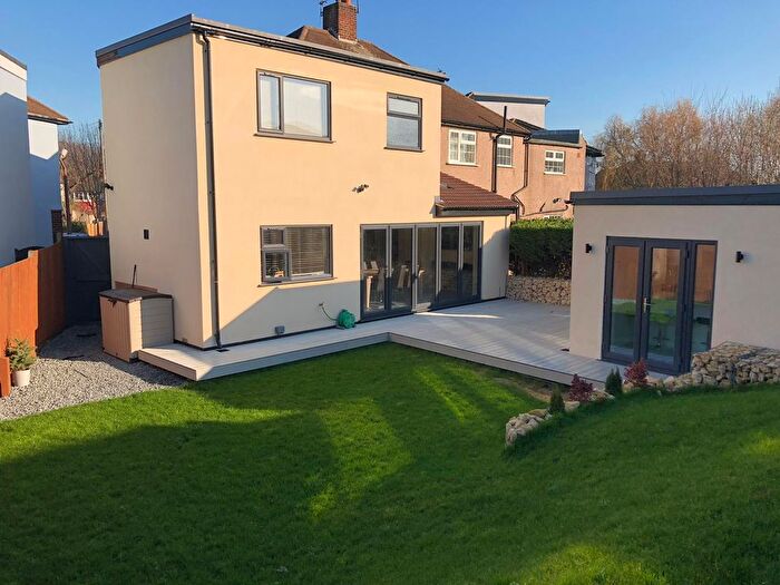 6 Bedroom Semi Detached House For Sale In Sparrows Lane, New Eltham, London, SE9