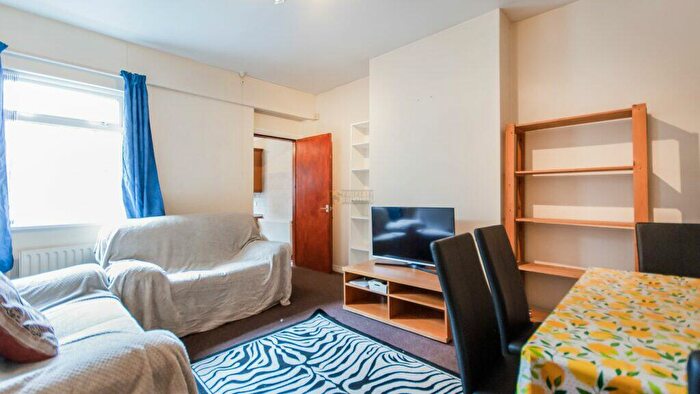 4 Bedroom Terraced House To Rent In Lottie Road, Selly Oak, Birmingham, B29