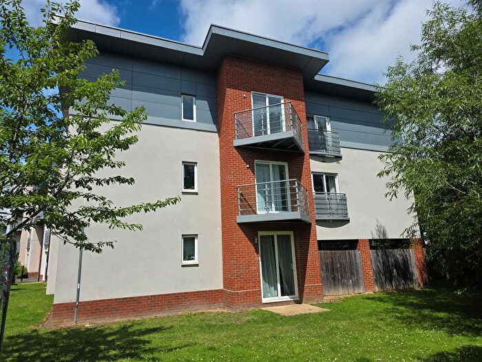 3 Bedroom Apartment For Sale In Coxhill Way, Aylesbury, HP21