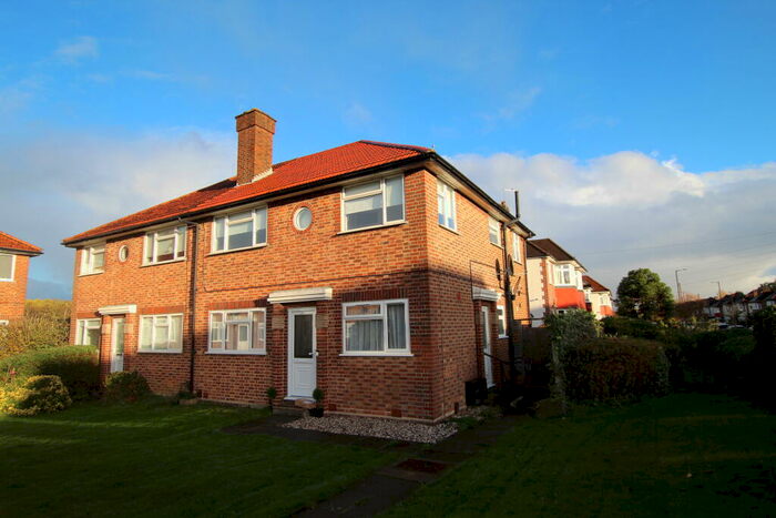 2 Bedroom Flat To Rent In East Close, (), Barnet, EN4