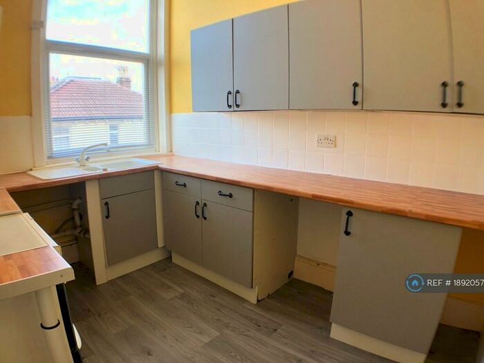 1 Bedroom Flat To Rent In Byron Court, Portsmouth, PO2