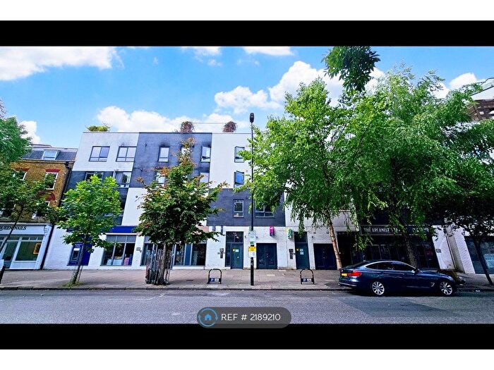 3 Bedroom Flat To Rent In Saskia House, Shoreditch, E2