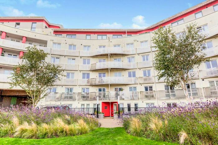 2 Bedroom Flat To Rent In The Crescent, Hannover Quay, BS1