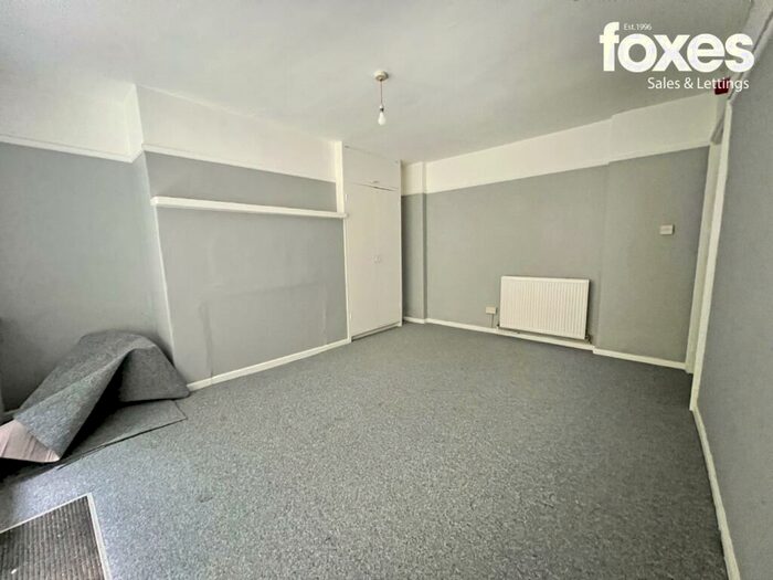 Studio To Rent In Wootton Gardens, Bournemouth, Dorset, BH1