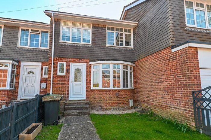 3 Bedroom Terraced House For Sale In Briarfield Gardens, Horndean, PO8