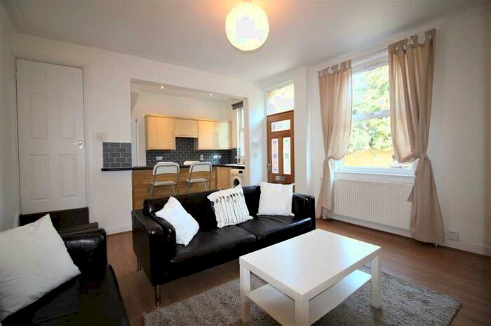 4 Bedroom Terraced House To Rent In Salisbury Grove, Leeds, LS12