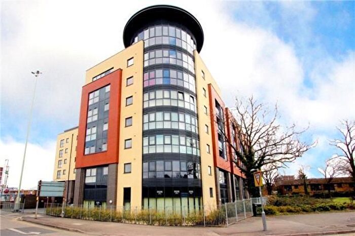 2 Bedroom Flat To Rent In St Albans Road, Watford, Hertfordshire, WD17