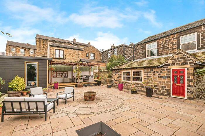 3 Bedroom Semi Detached House For Sale In Bunkers Lane, Batley, WF17