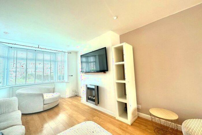 3 Bedroom Property To Rent In Ronald Grove, Birmingham, B36