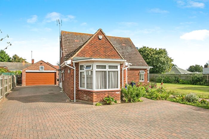 3 Bedroom Detached House For Sale In Ferry Road, Felixstowe, IP11