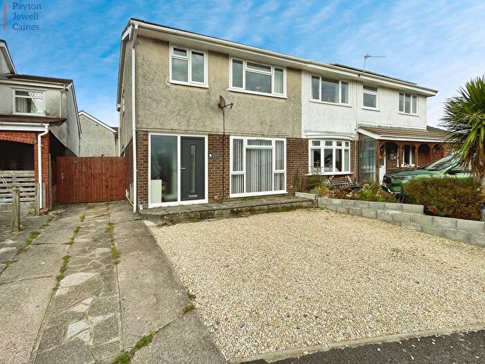 3 Bedroom Semi-detached House For Sale In Woodlands Park, Pencoed, Bridgend County., CF35