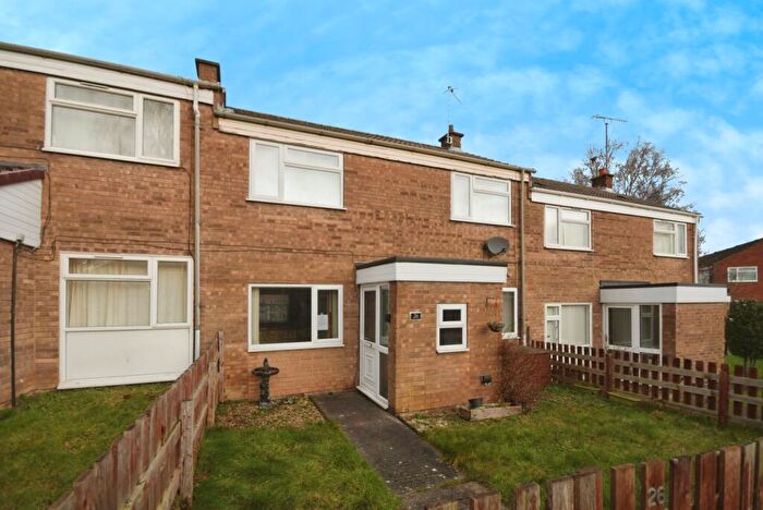 3 Bedroom Terraced House For Sale In Hipley Close, Chesterfield, Derbyshire, S40