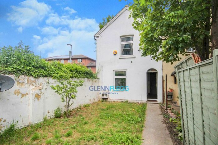 3 Bedroom Semi-Detached House To Rent In ***Let Agreed***Grays Place, Central Slough***Let Agreed***, SL2