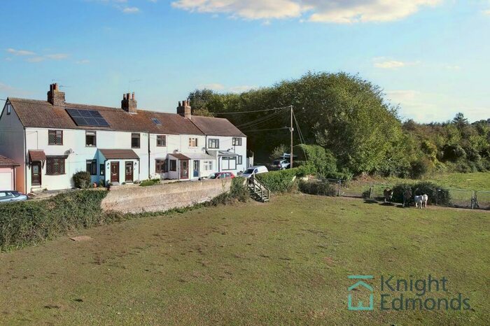 2 Bedroom End Of Terrace House For Sale In Brambletree Cottages, Rochester, ME1