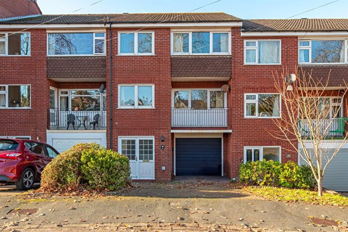 3 Bedroom Town House For Sale In The Willows, Frodsham, WA6