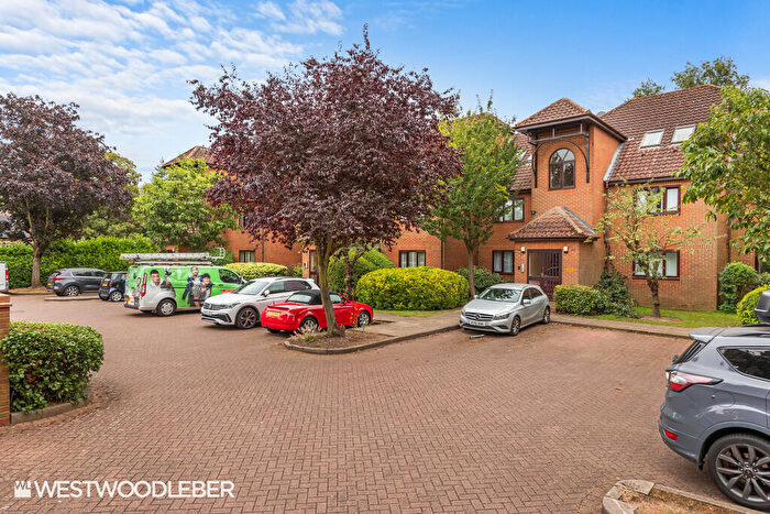 2 Bedroom Flat To Rent In Stanstead Abbotts, Ware, SG12