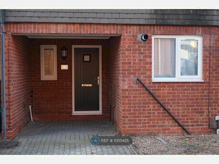 3 Bedroom Terraced House To Rent In Fairview Close, Cheltenham GL52