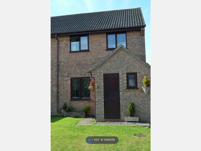 3 Bedroom Semi-Detached House To Rent In Mill Hill Road, St Neots, PE19