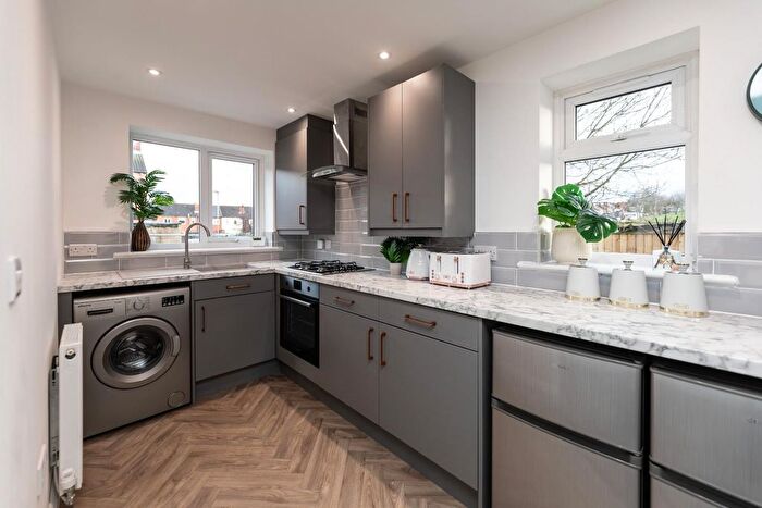 3 Bedroom Town House For Sale In Back Garden Street, Castleford, WF10