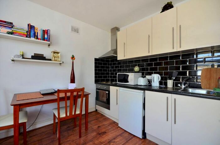 Studio To Rent In Nevern Place, Earls Court, London, SW5