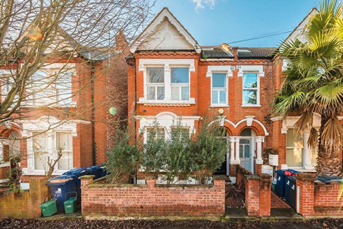 2 Bedroom Flat For Sale In Derwentwater Road, Acton, W3