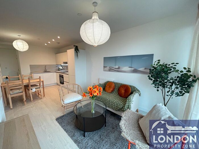 1 Bedroom Flat To Rent In Shearwater Drive, Hendon, London, NW9