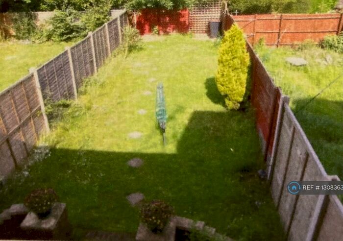 3 Bedroom Terraced House To Rent In Marsom Grove, Luton, LU3