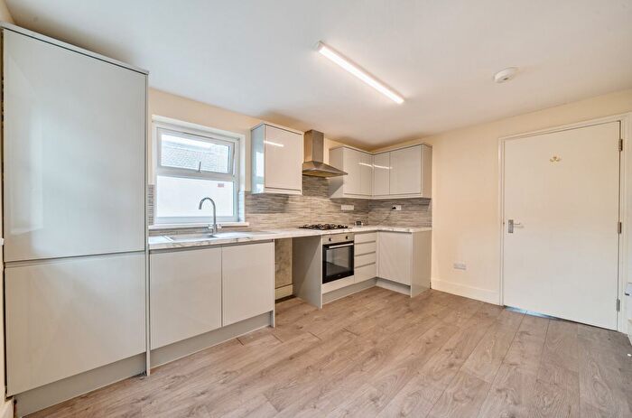 2 Bedroom Flat For Sale In Dames Road, London, E7