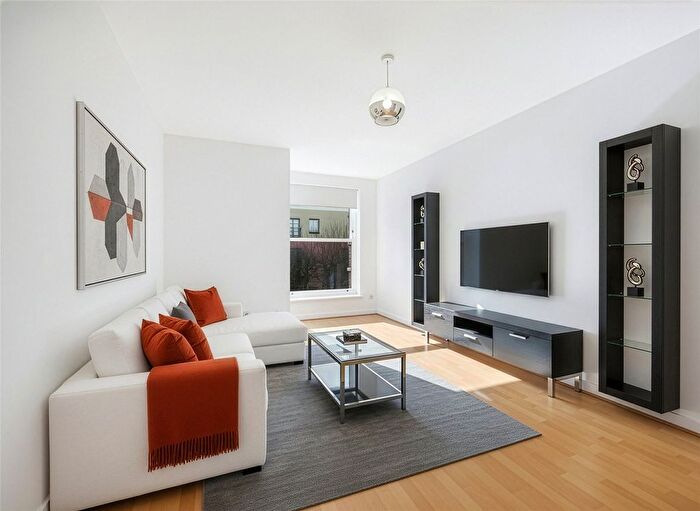 1 Bedroom Flat For Sale In Ingram Street, Glasgow, Glasgow City, G1