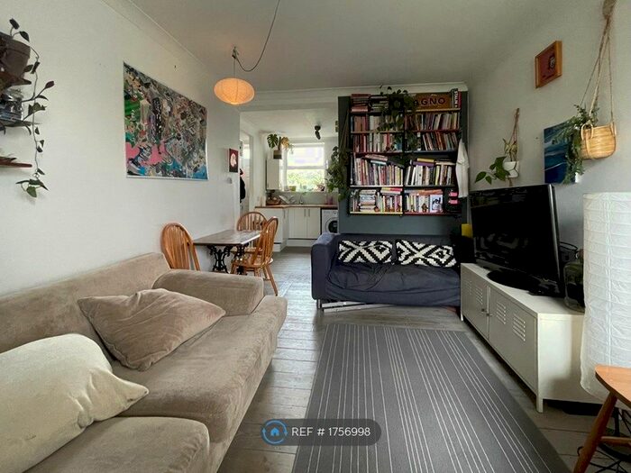 2 Bedroom Flat To Rent In Burnham St, London, E2