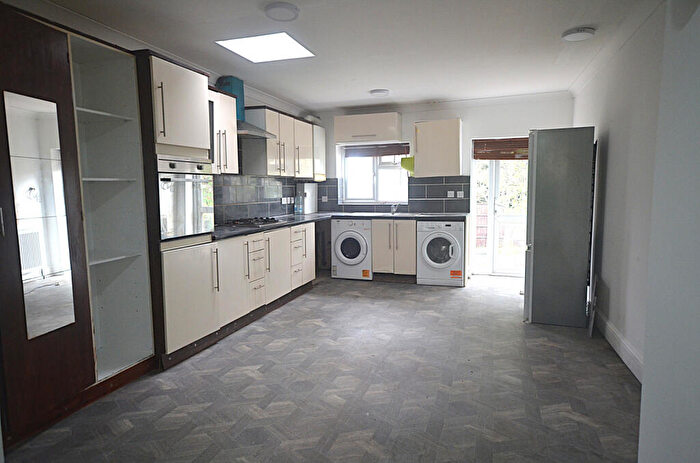 3 Bedroom Terraced House To Rent In Shaw Gardens, IG11