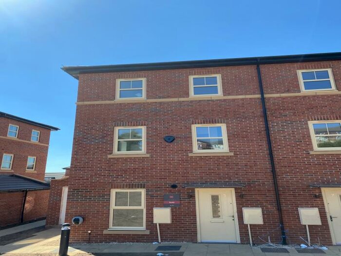 2 Bedroom Terraced House To Rent In Middleham Lane, Leeds, LS14