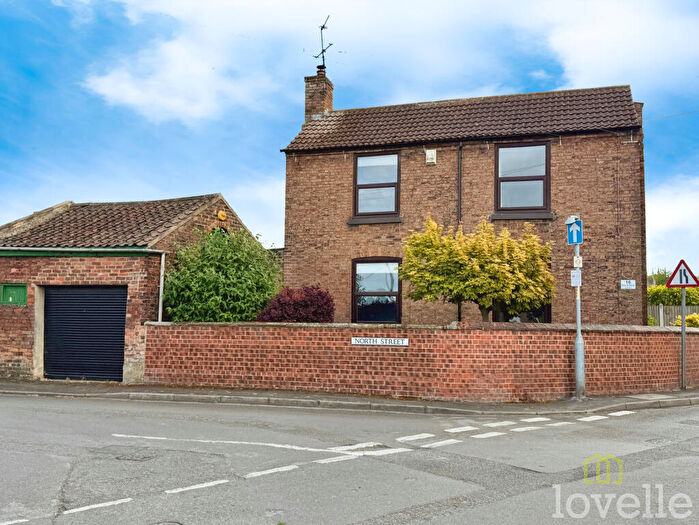 3 Bedroom Detached House For Sale In Dog Duck Lane, Gainsborough, DN21
