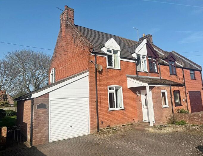 3 Bedroom Semi-Detached House For Sale In Rollesby Road, Fleggburgh, NR29