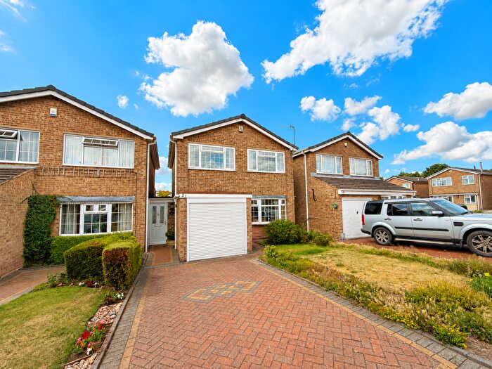 3 Bedroom Link Detached House For Sale In Woodhall Drive, Derby, DE23