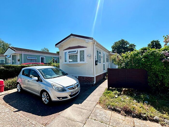 1 Bedroom Mobile/park Home For Sale In Allington Lane, West End, Southampton, SO30
