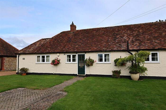 2 Bedroom Bungalow To Rent In Ovenden Road, Sundridge, Sevenoaks, TN14