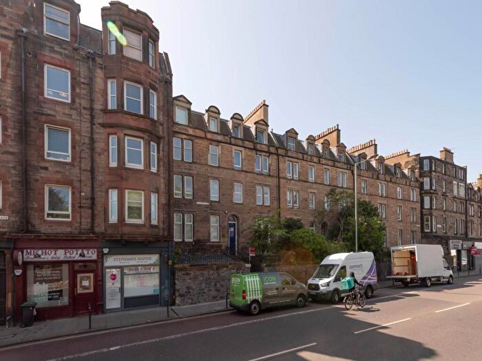 2 Bedroom Flat To Rent In Hillend Place, Meadowbank, Edinburgh, EH8