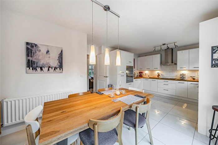 4 Bedroom Detached House For Sale In Pythouse Close, Badbury Park, Swindon, SN3