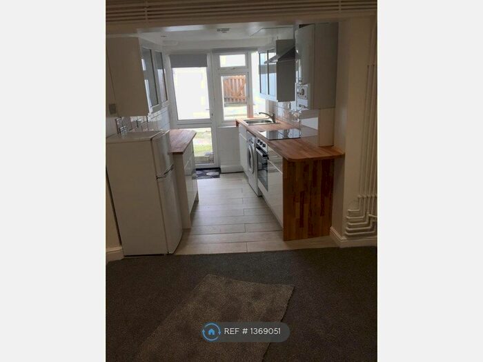 1 Bedroom Flat To Rent In East Hill, Dartford, DA1