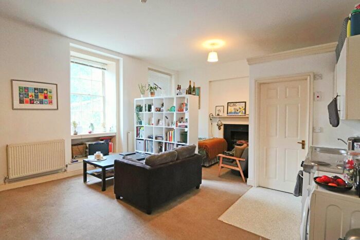 Studio To Rent In Berkeley Square, Bristol, BS8 - Photo 2